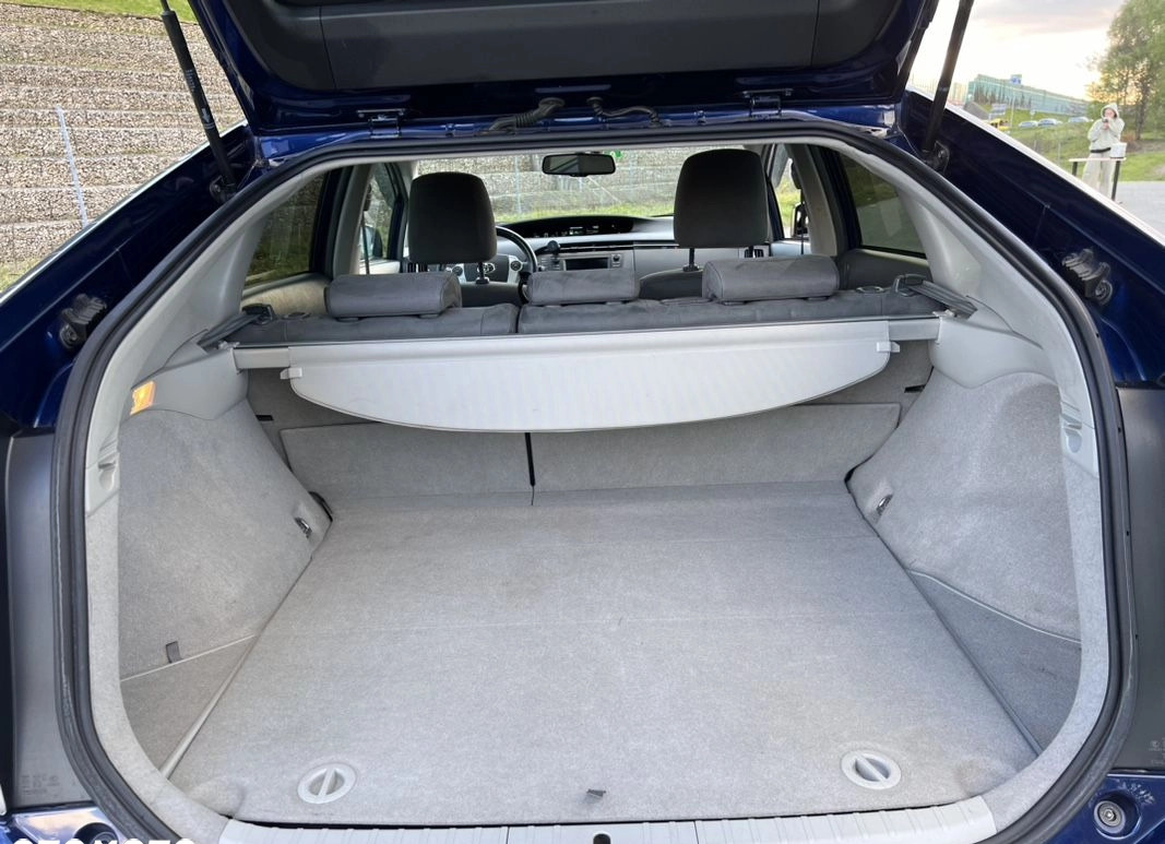 Toyota Prius cena 34000 przebieg: 340000, rok produkcji 2010 z Ślesin małe 742